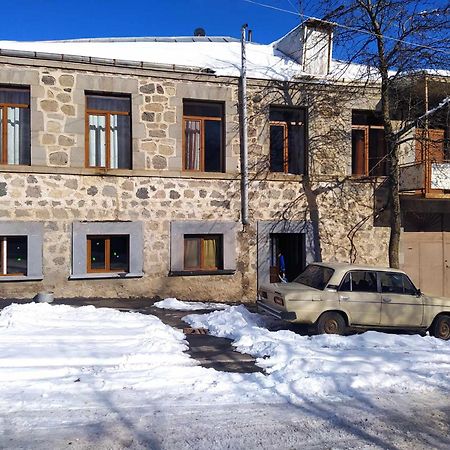 Verishen Guest House B&B Ґоріс Екстер'єр фото