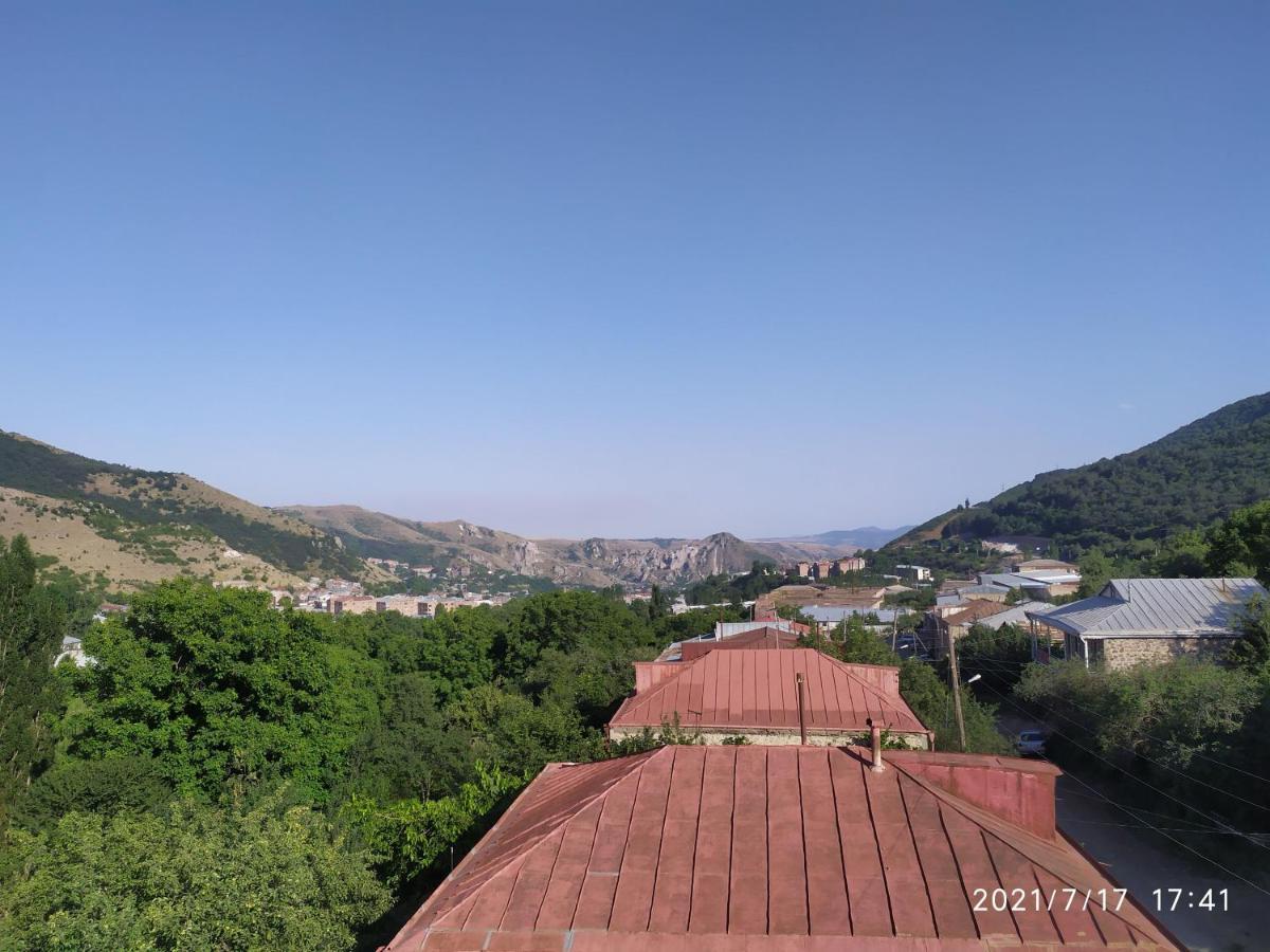 Verishen Guest House B&B Ґоріс Екстер'єр фото