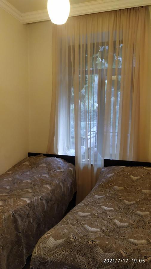 Verishen Guest House B&B Ґоріс Екстер'єр фото