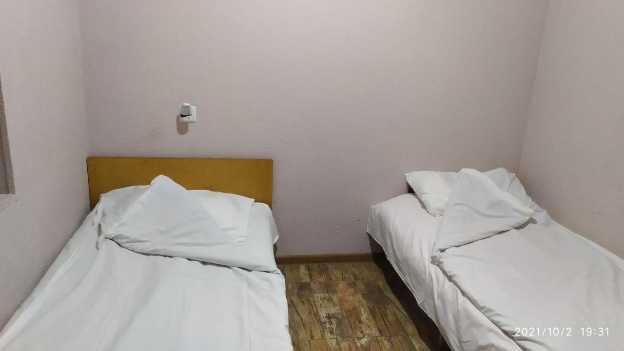 Verishen Guest House B&B Ґоріс Екстер'єр фото
