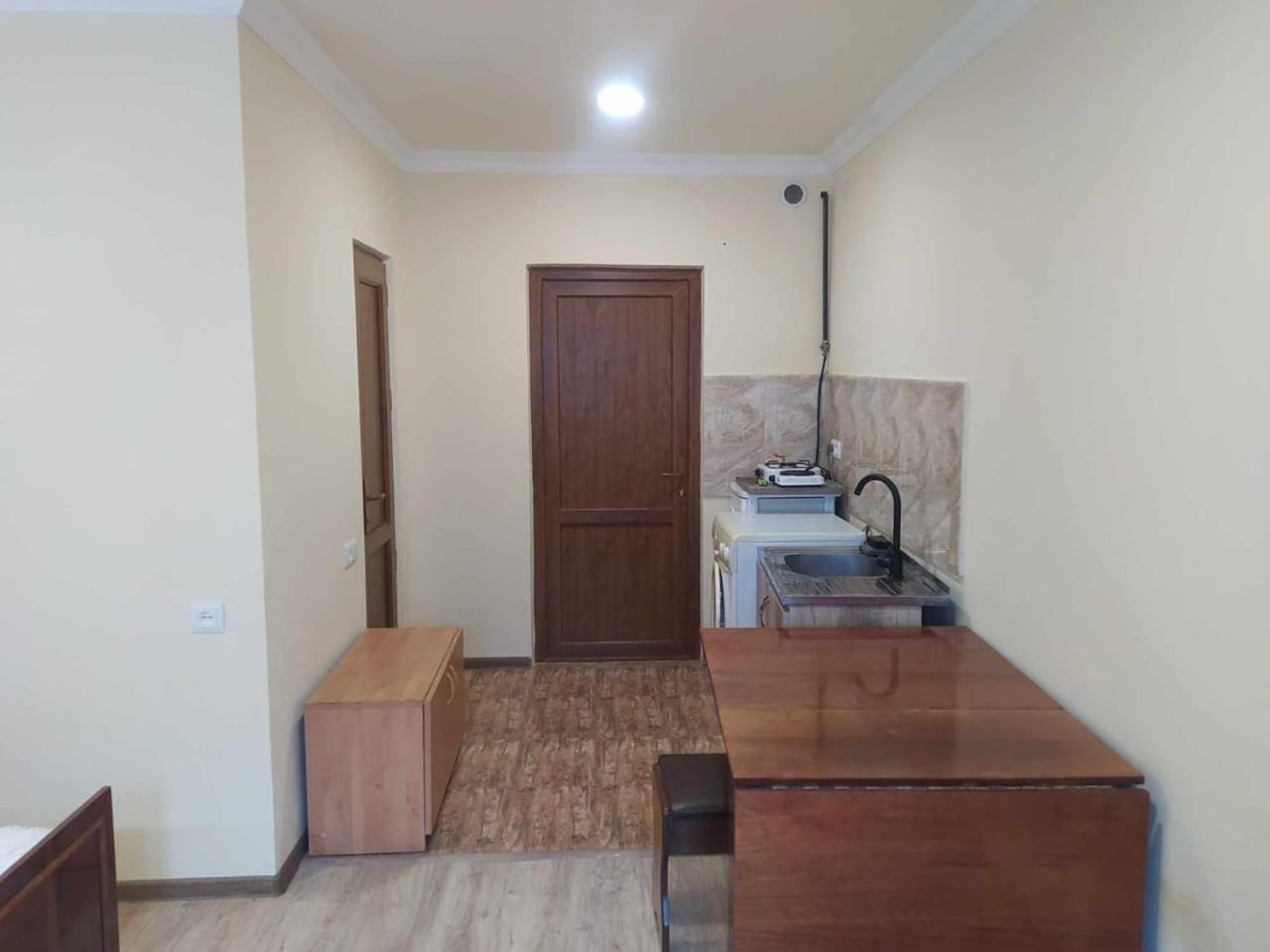 Verishen Guest House B&B Ґоріс Екстер'єр фото