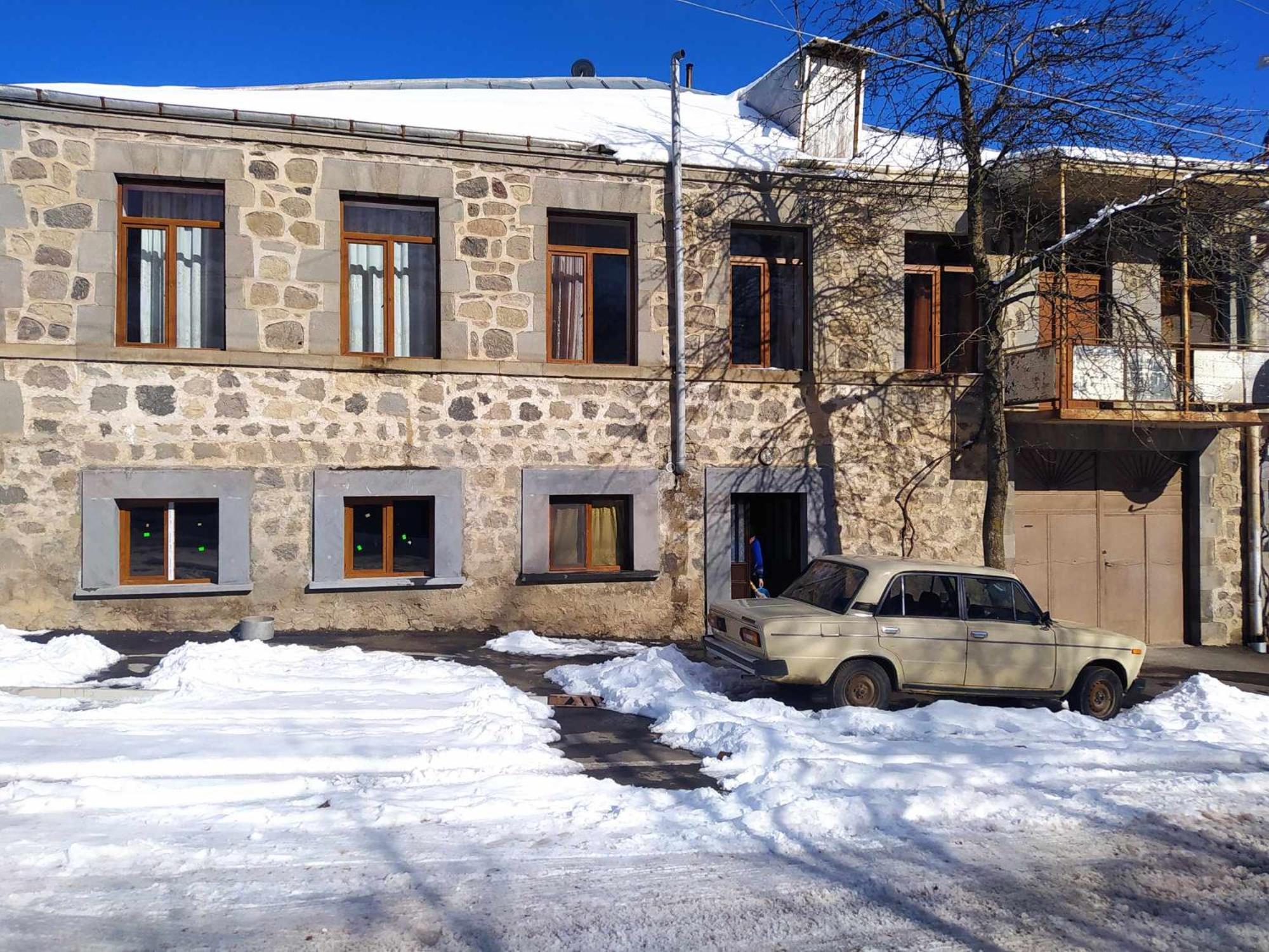 Verishen Guest House B&B Ґоріс Екстер'єр фото