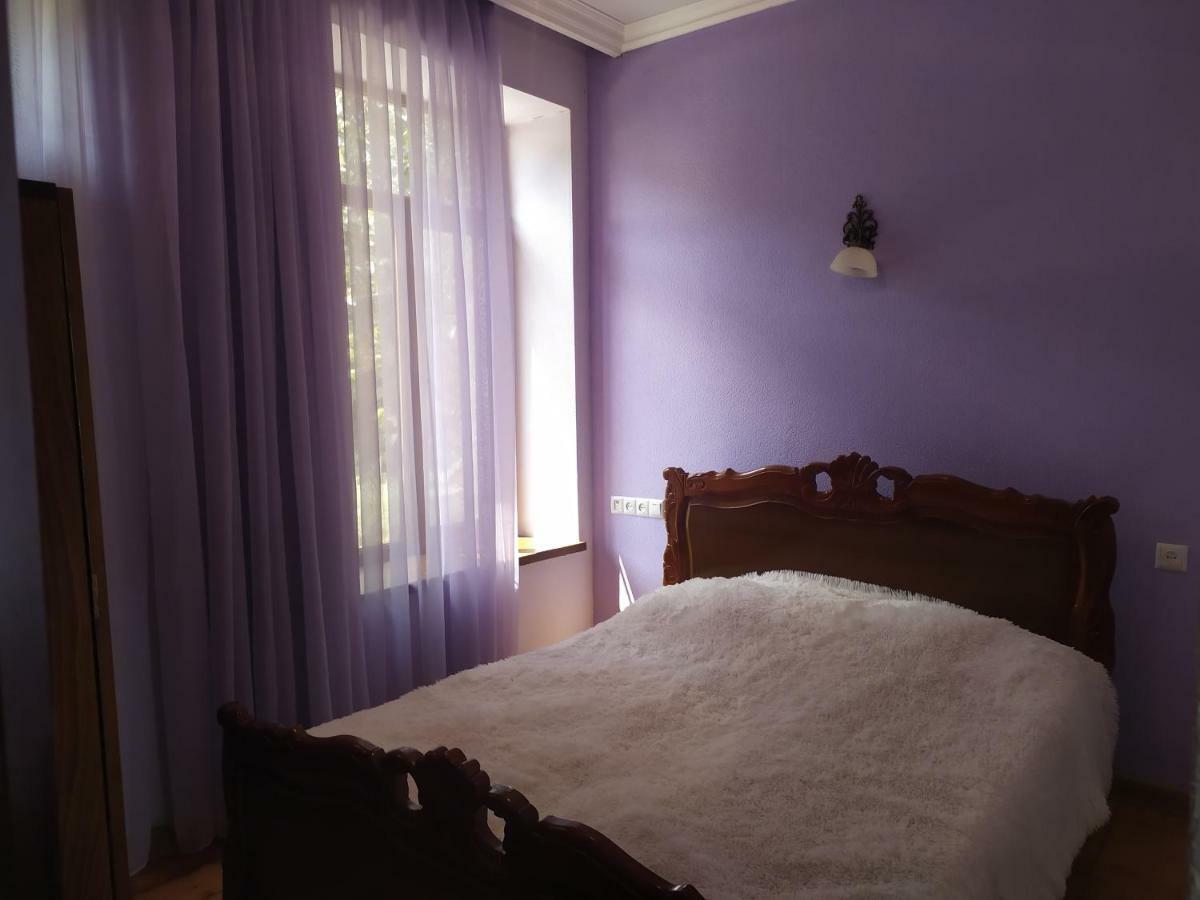 Verishen Guest House B&B Ґоріс Екстер'єр фото