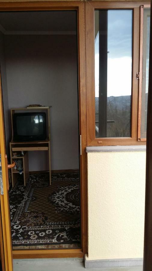 Verishen Guest House B&B Ґоріс Екстер'єр фото