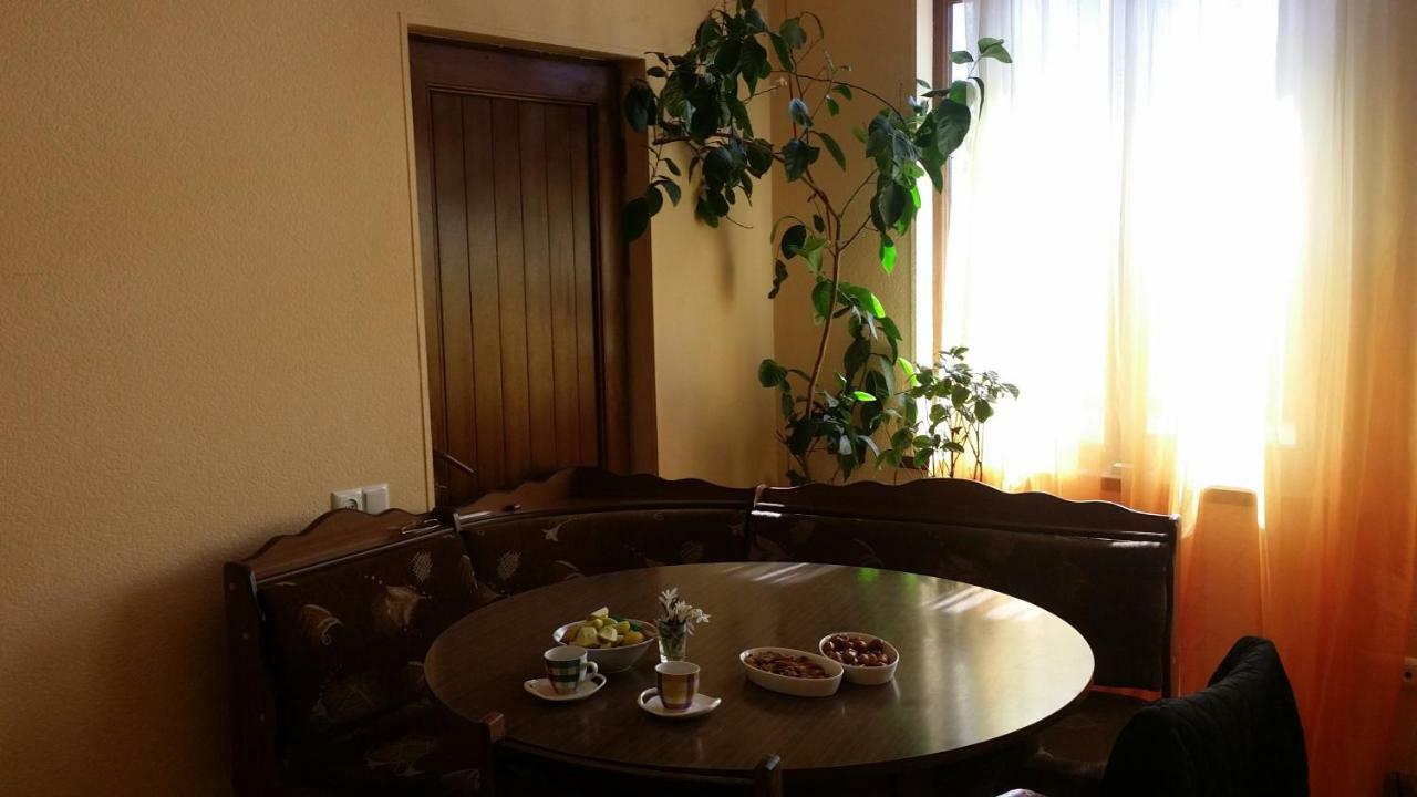 Verishen Guest House B&B Ґоріс Екстер'єр фото