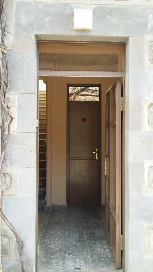 Verishen Guest House B&B Ґоріс Екстер'єр фото