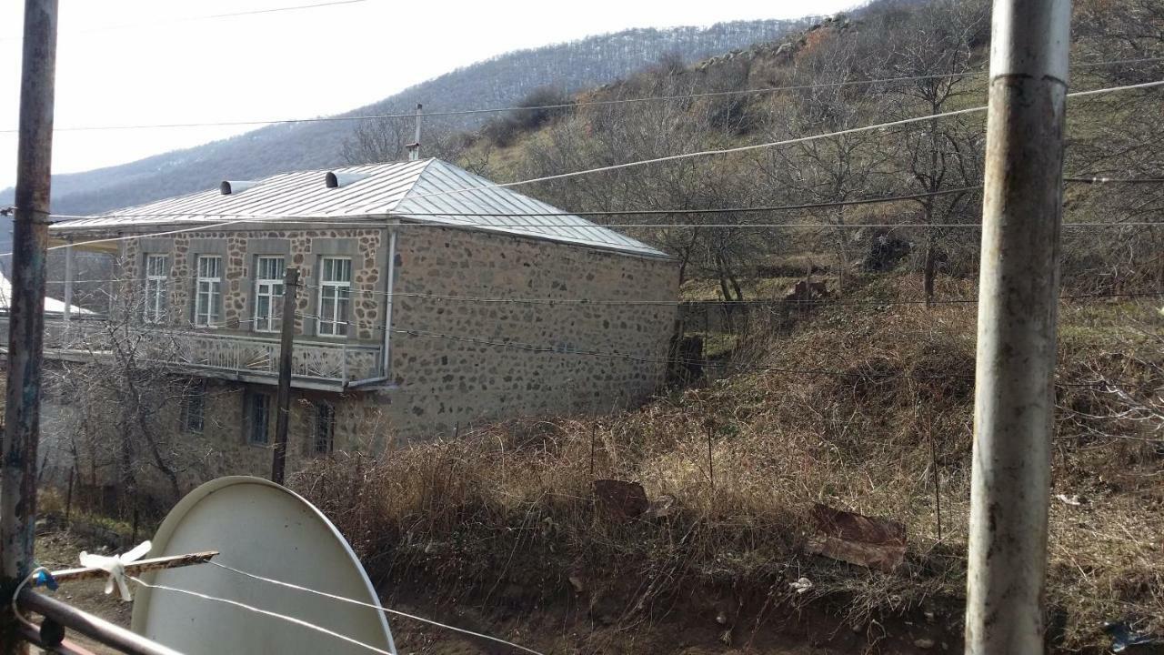 Verishen Guest House B&B Ґоріс Екстер'єр фото